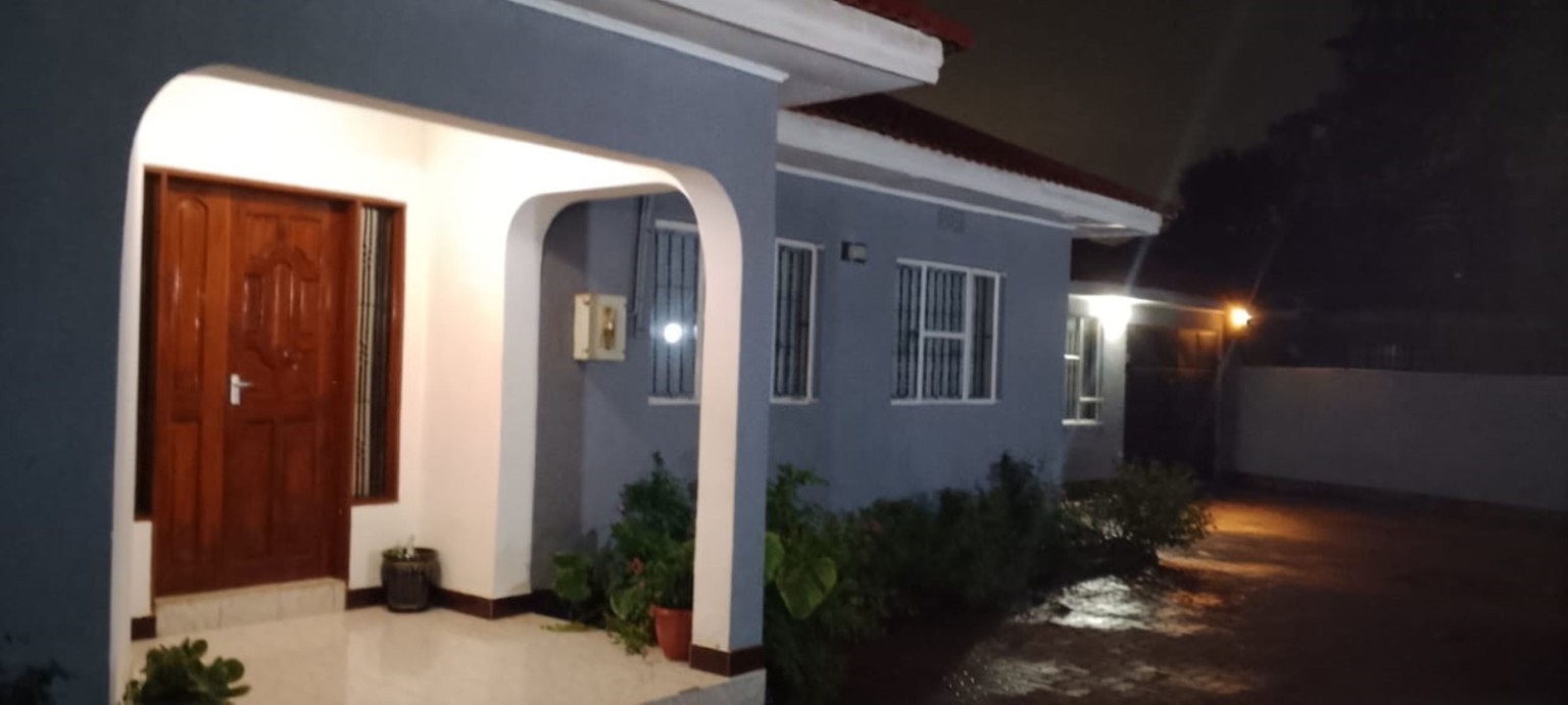 Exterior of Logic Stays house